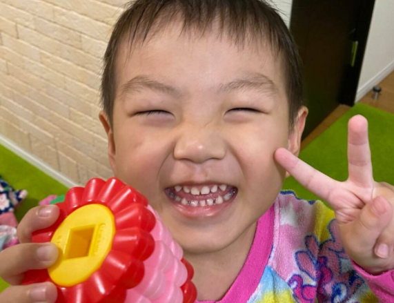 せんももあいしーはなぜ人気なの 登録者数の推移と年収はいくら かえるのうた